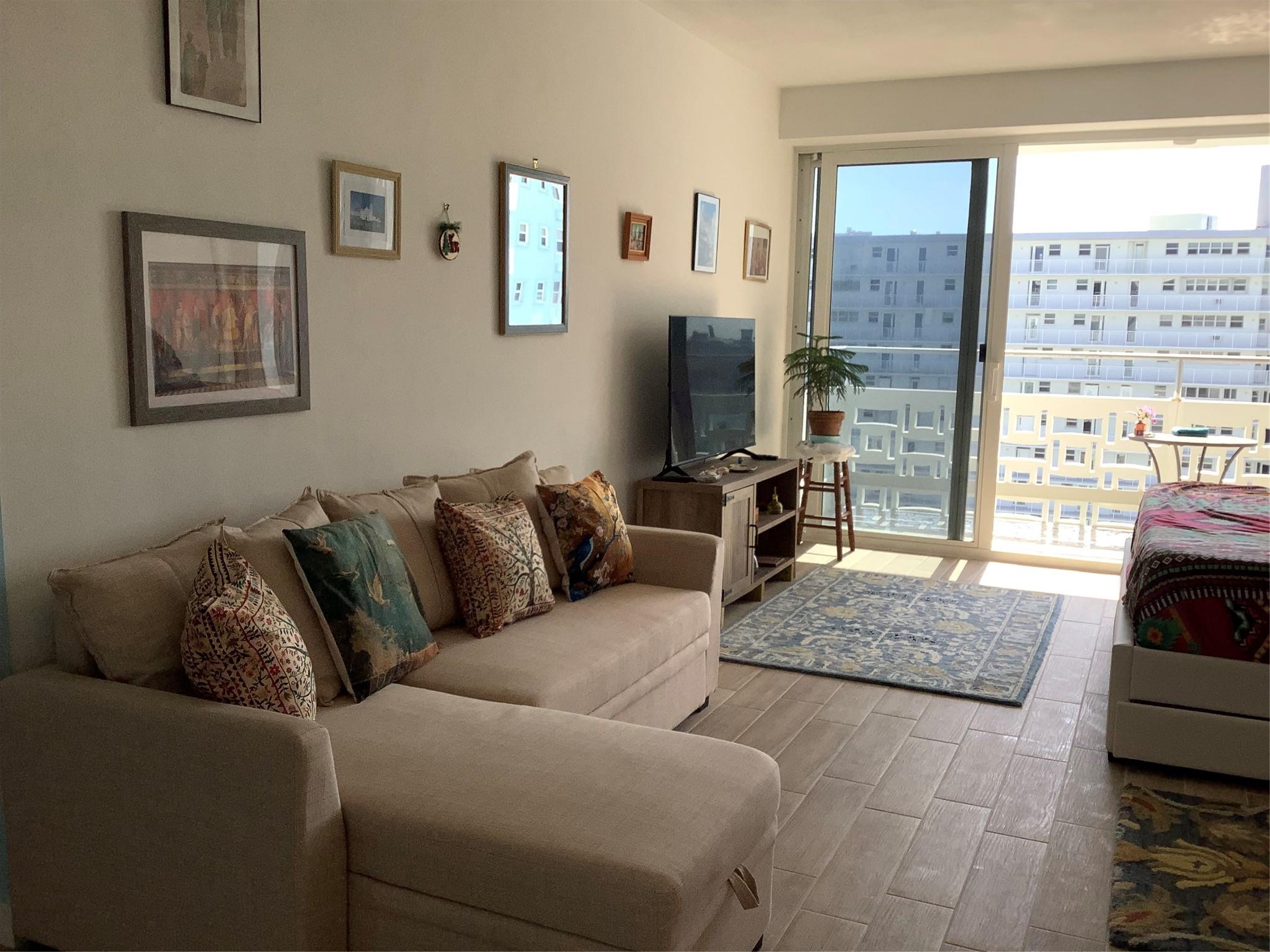 Breakwater Towers CO-OP - Residential