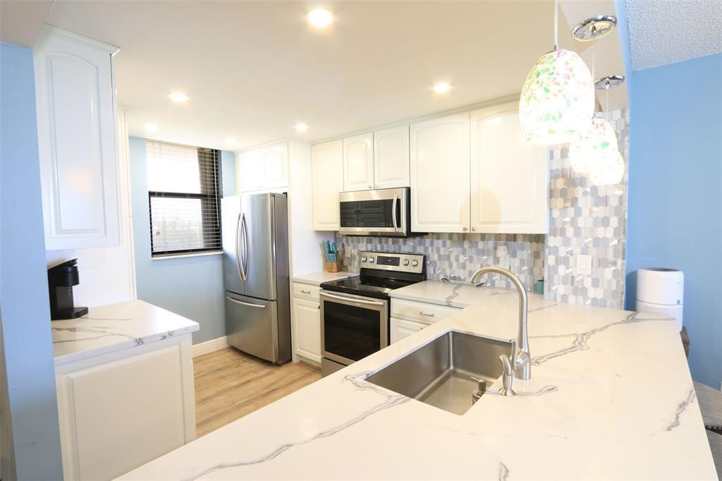 9940 S Ocean Dr 607