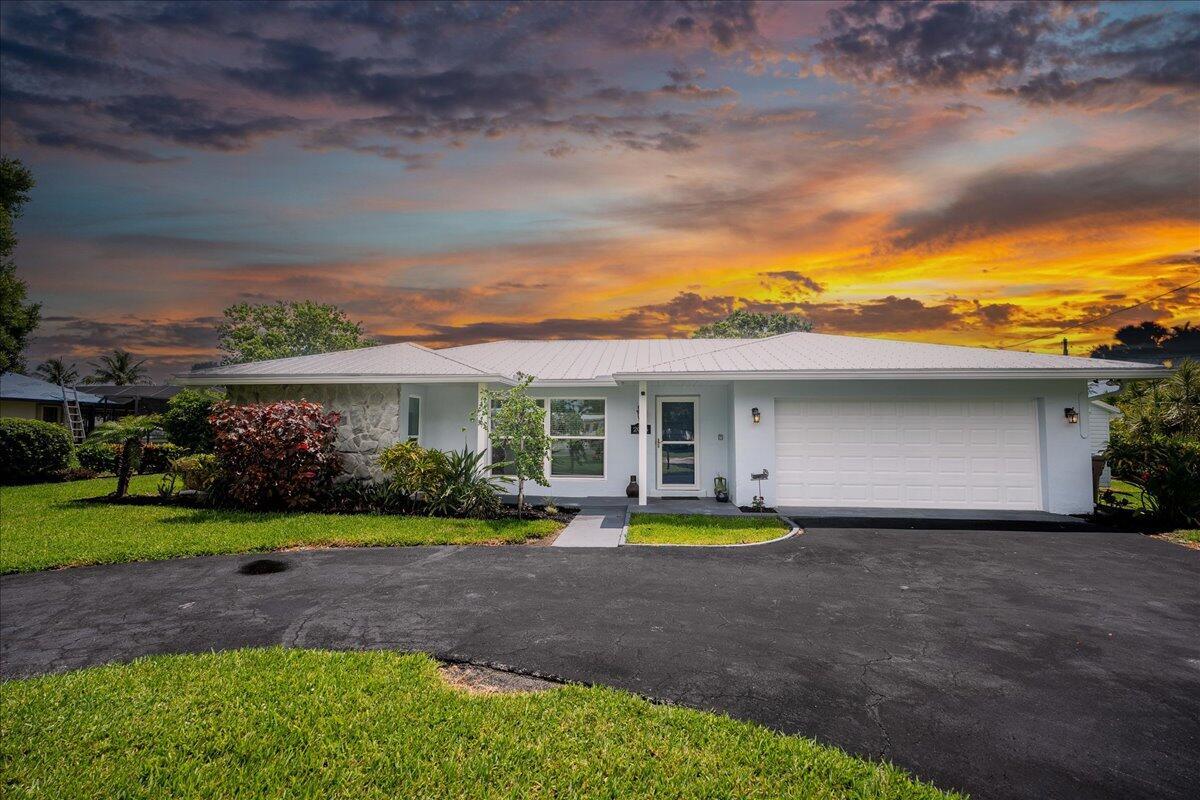 Beautiful Ocean Access Canal House with a heated, salt-water pool! Spot the Manatees on a regular basis and great fishing right off the dock! Sleeps 6 PPL Max. Extremely comfortable Queen Memory Foam Pull out in the Family room. Minutes from downtown restaurants & shopping at Miracle Mile. Great Neighborhood to walk to or jog. Less than 15 Minutes from beaches. This property is the best of all worlds for an amazing Florida Vacation! THIS IS AN ACTIVE SHORT TERM RENTAL. Showings can only be held if the home is UNOCCUIPED. Monthly Rental Rates: $4500 - Off season; $6500 - Mid season; $8900 - Season -Plus taxes and fees apply