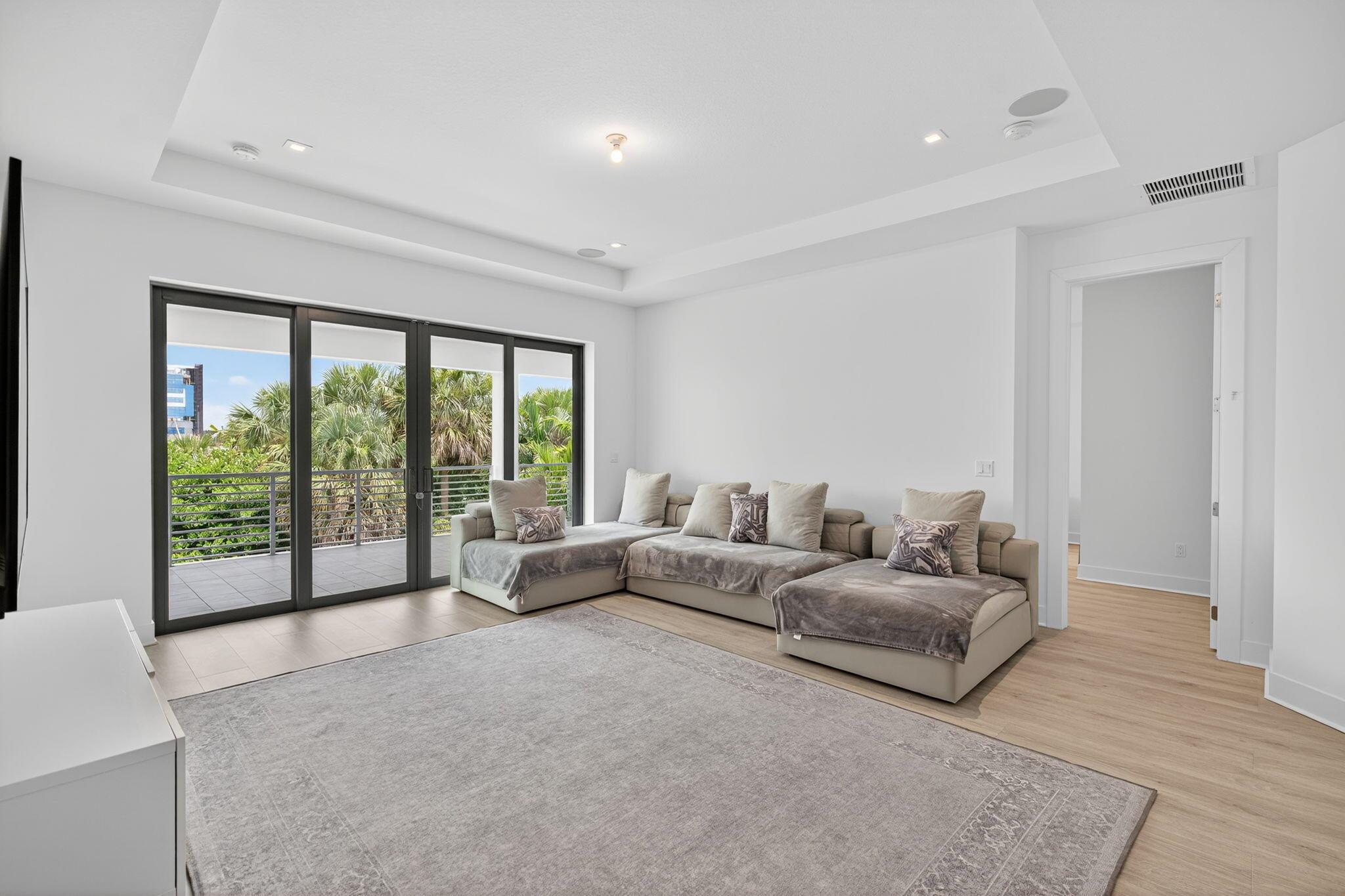 ALTON NEIGHBORHOOD - Residential