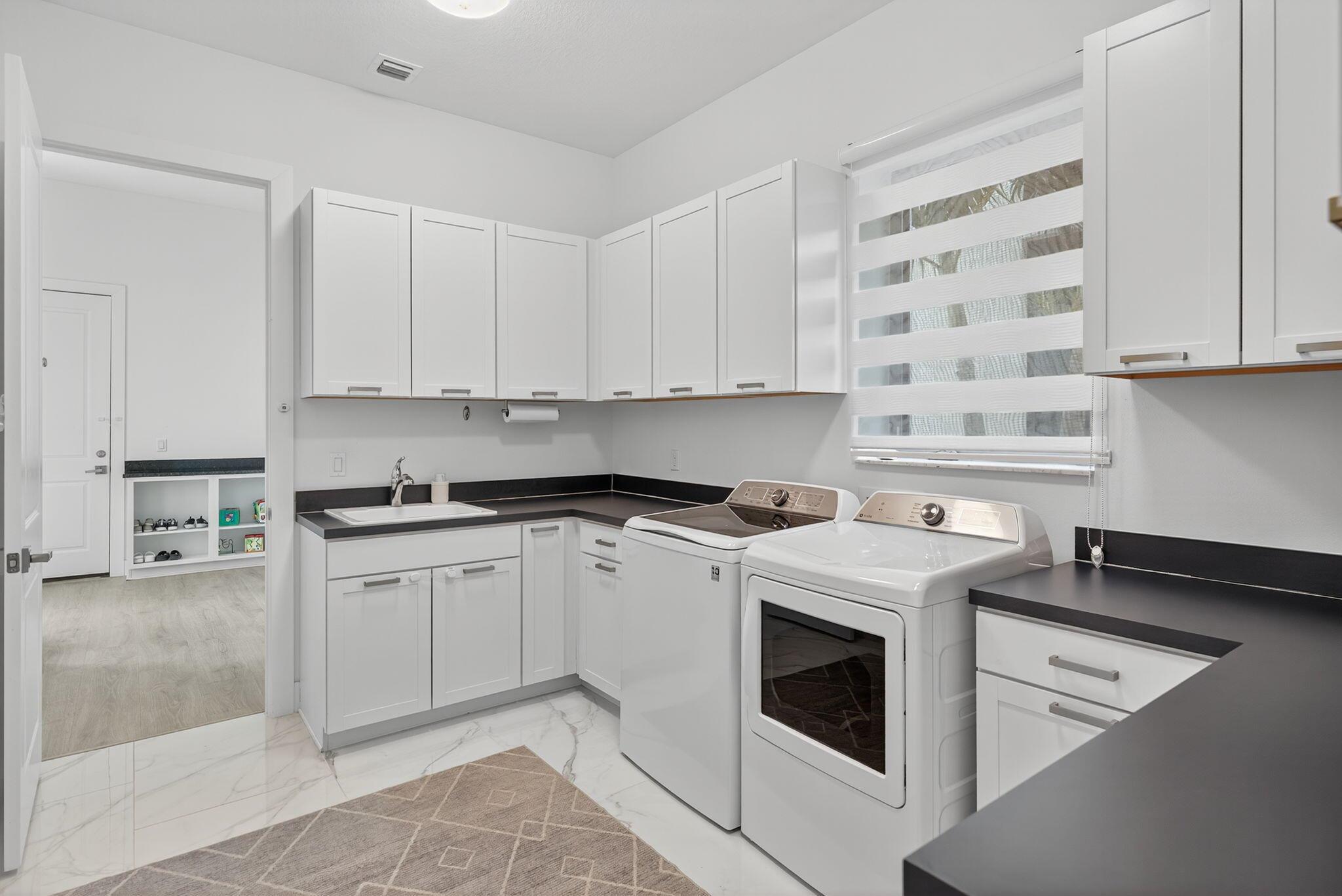 ALTON NEIGHBORHOOD - Residential