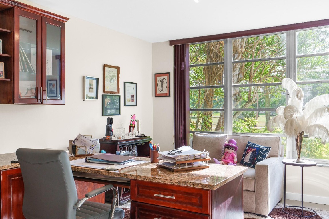 NO 70 PALM-AIRE COUNTRY CLUB - Residential
