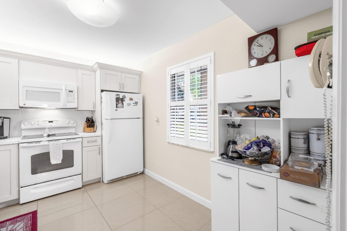 NO 70 PALM-AIRE COUNTRY CLUB - Residential