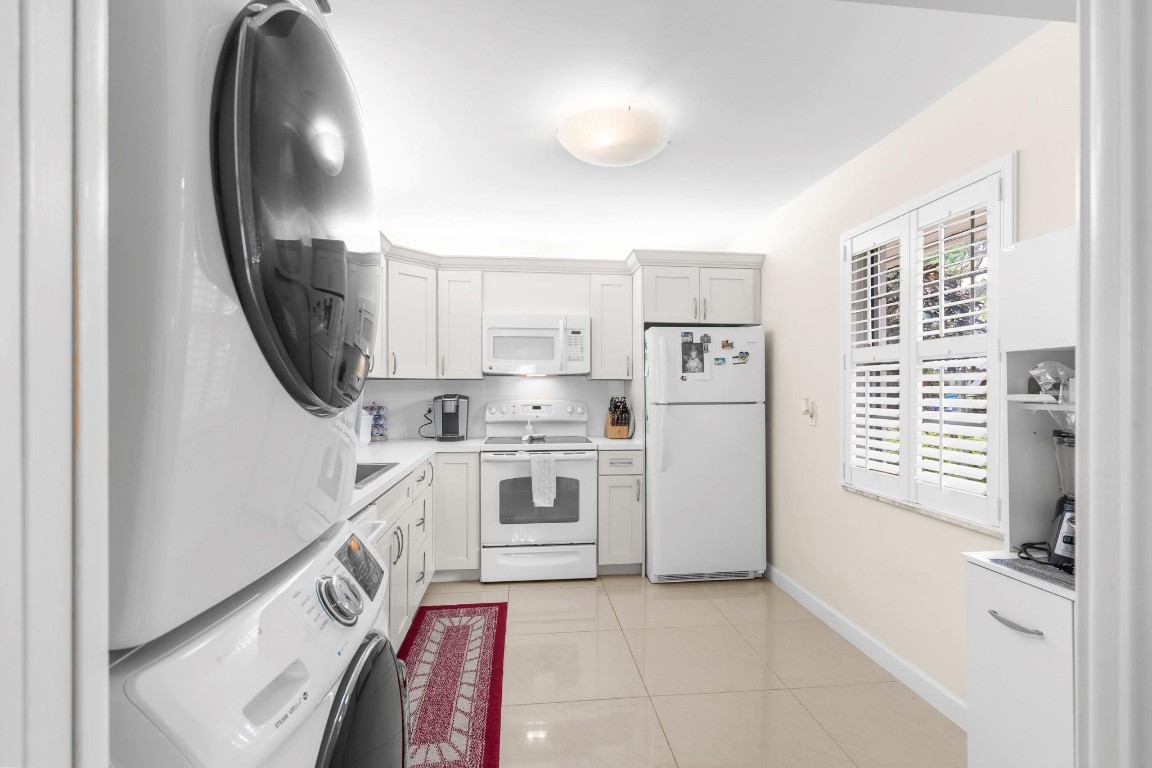 NO 70 PALM-AIRE COUNTRY CLUB - Residential