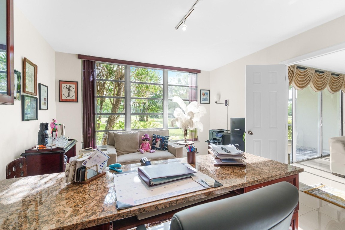 NO 70 PALM-AIRE COUNTRY CLUB - Residential