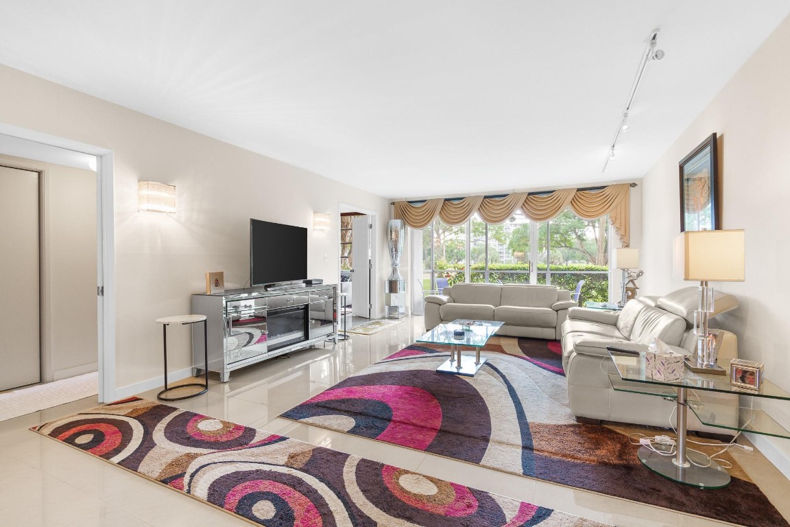NO 70 PALM-AIRE COUNTRY CLUB - Residential