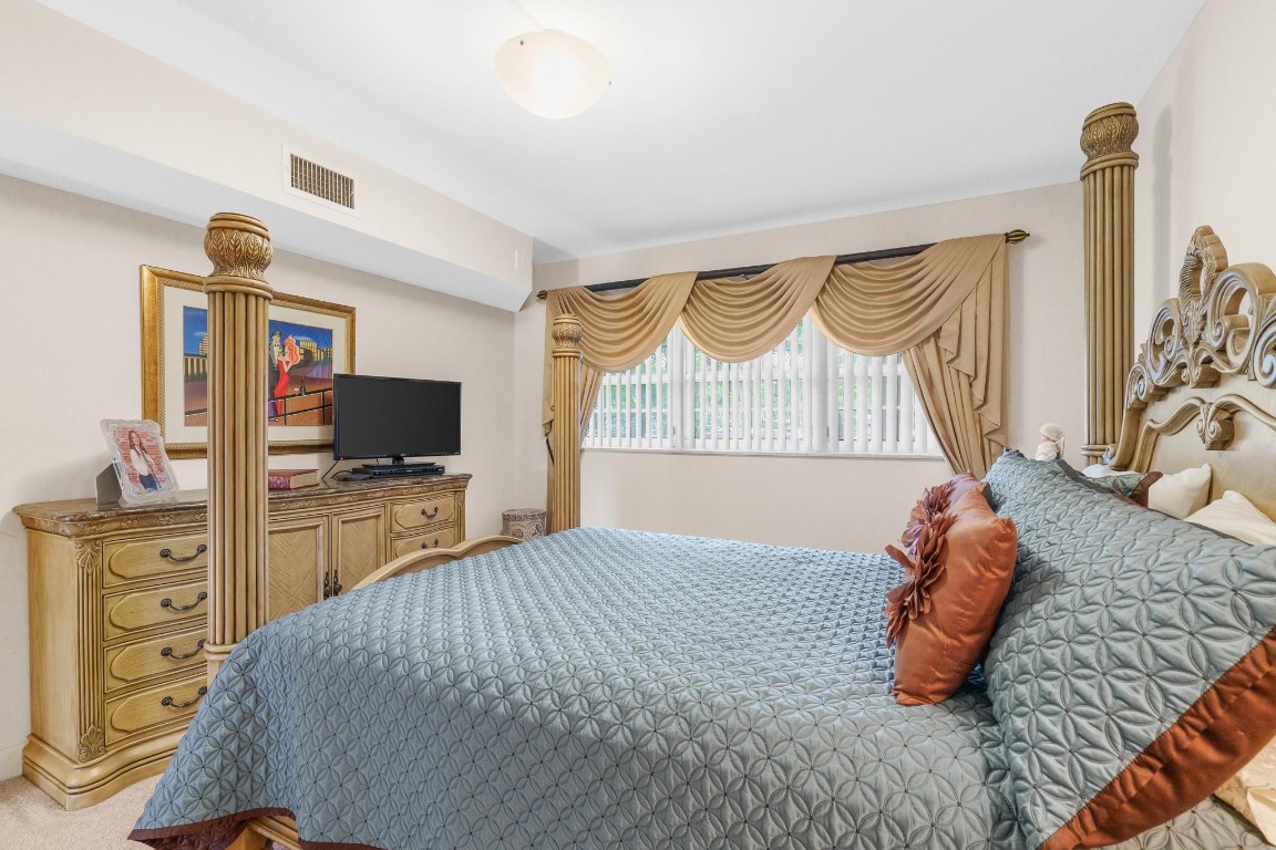 NO 70 PALM-AIRE COUNTRY CLUB - Residential