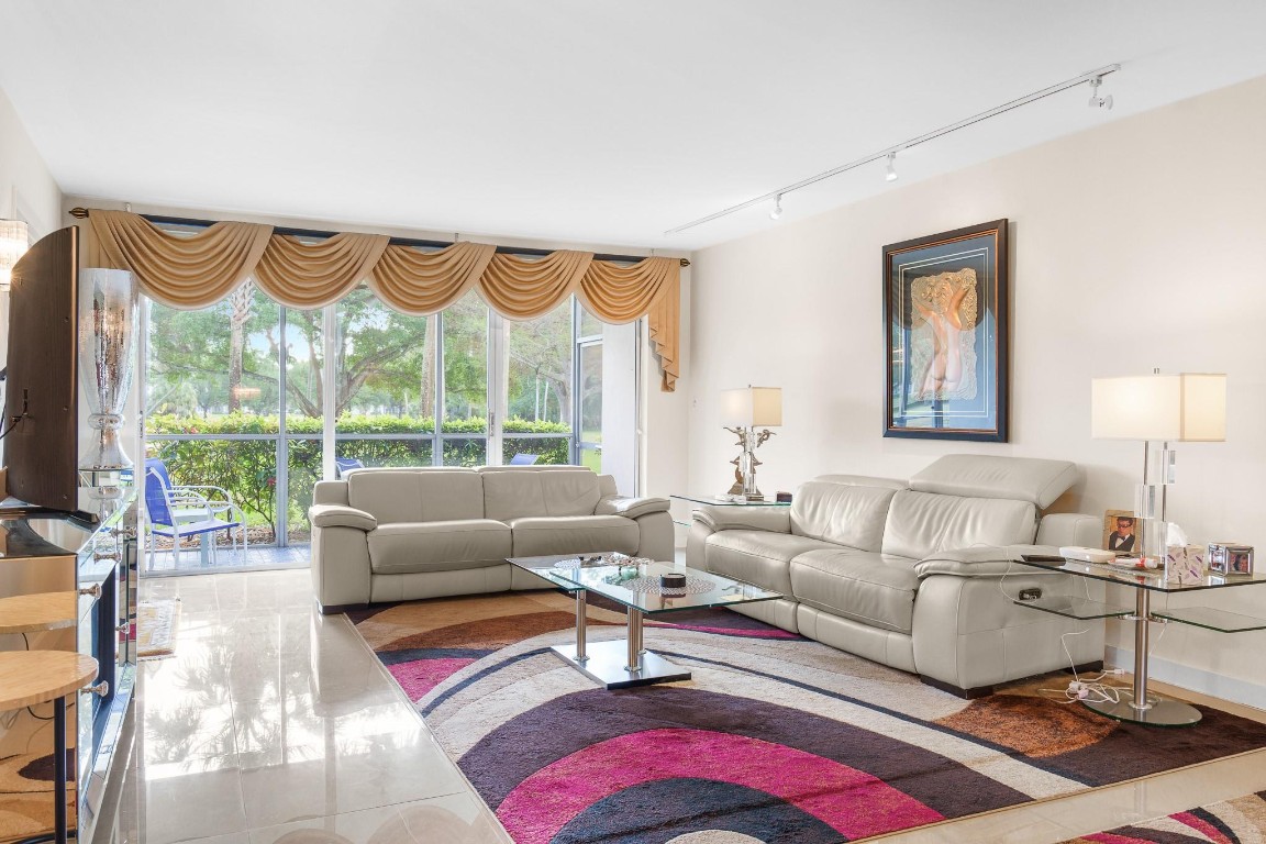 NO 70 PALM-AIRE COUNTRY CLUB - Residential