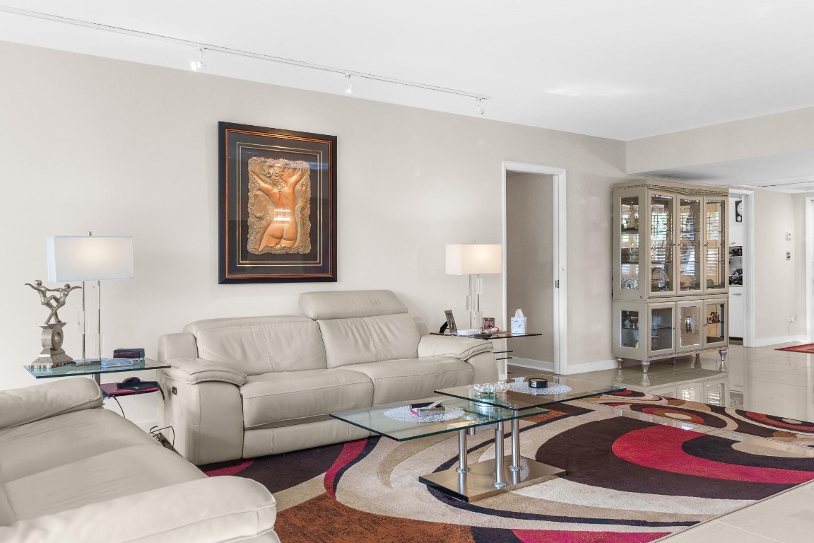 NO 70 PALM-AIRE COUNTRY CLUB - Residential