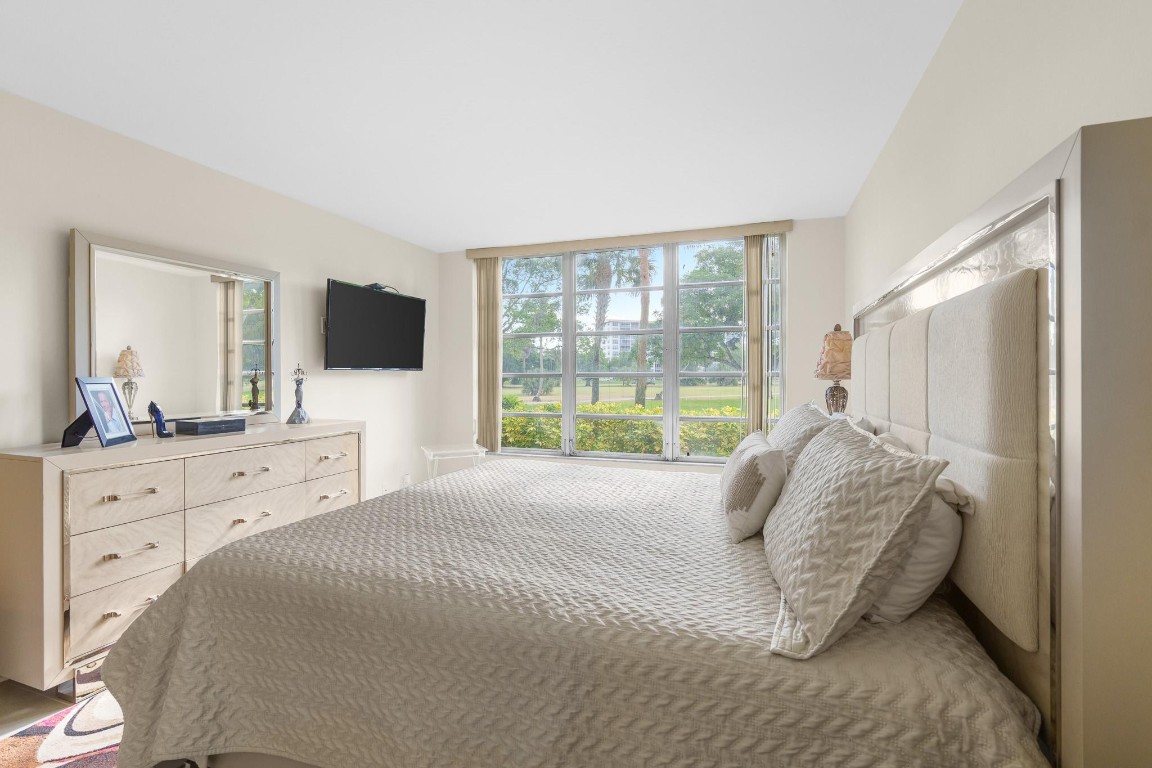 NO 70 PALM-AIRE COUNTRY CLUB - Residential