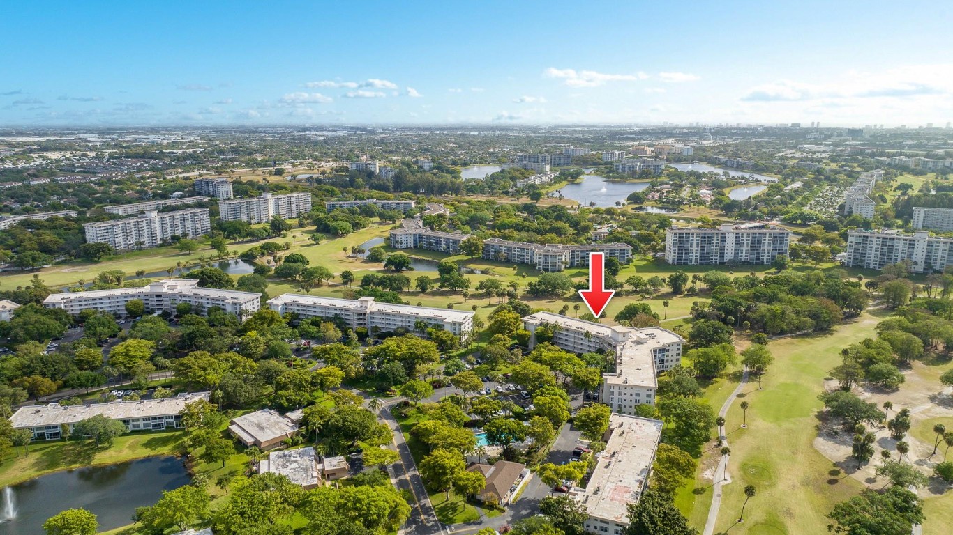 NO 70 PALM-AIRE COUNTRY CLUB - Residential