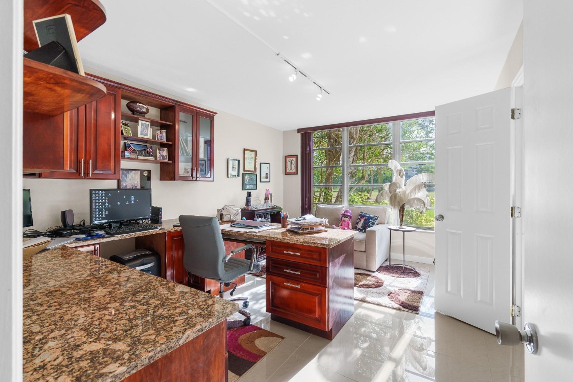 NO 70 PALM-AIRE COUNTRY CLUB - Residential