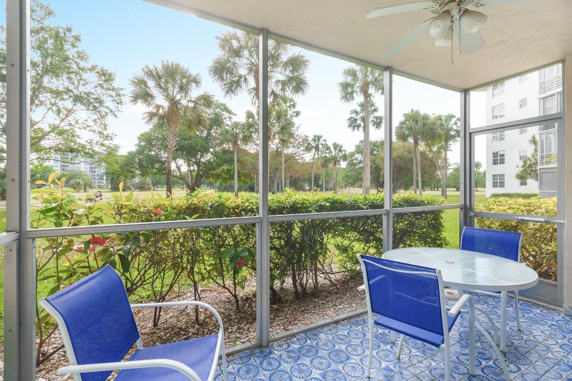 NO 70 PALM-AIRE COUNTRY CLUB - Residential