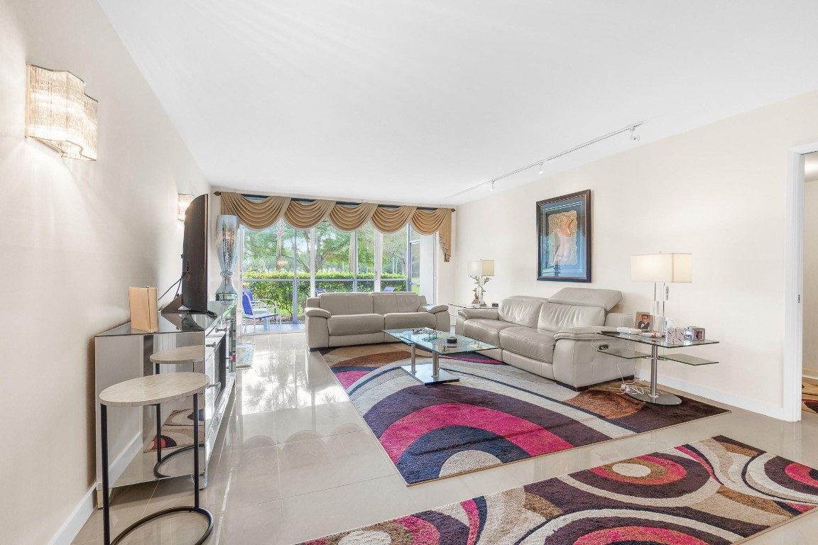 NO 70 PALM-AIRE COUNTRY CLUB - Residential