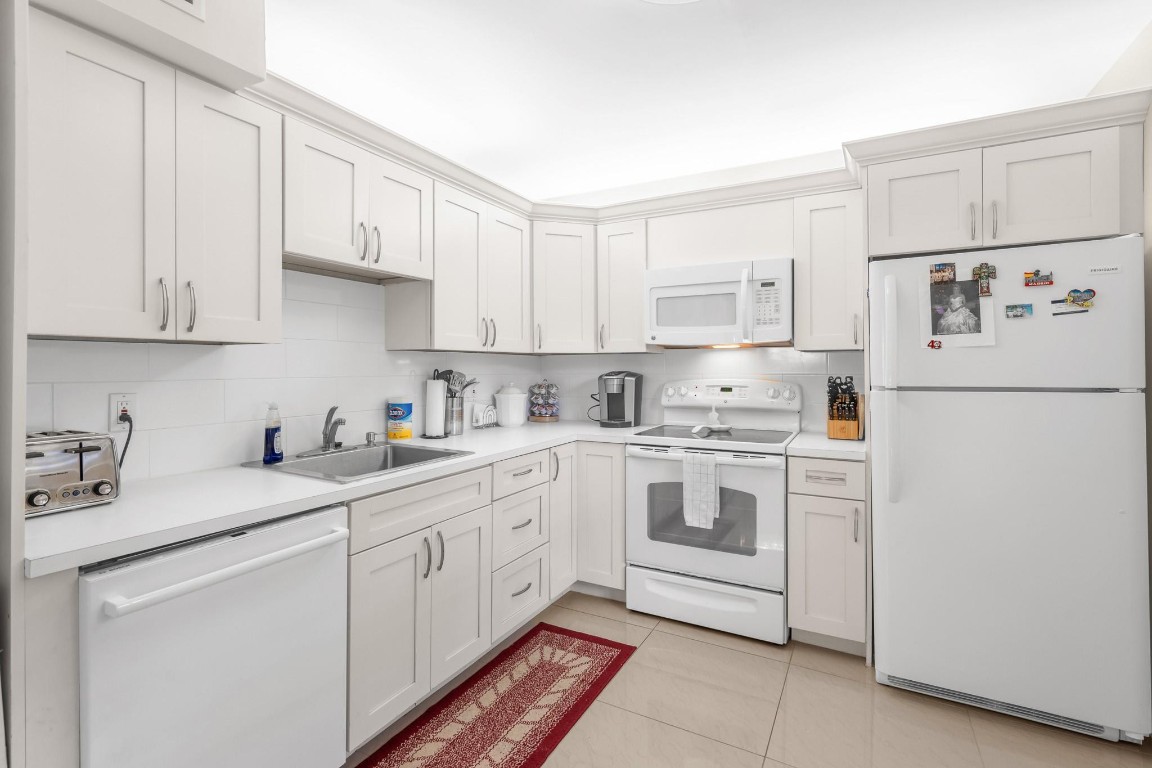 NO 70 PALM-AIRE COUNTRY CLUB - Residential