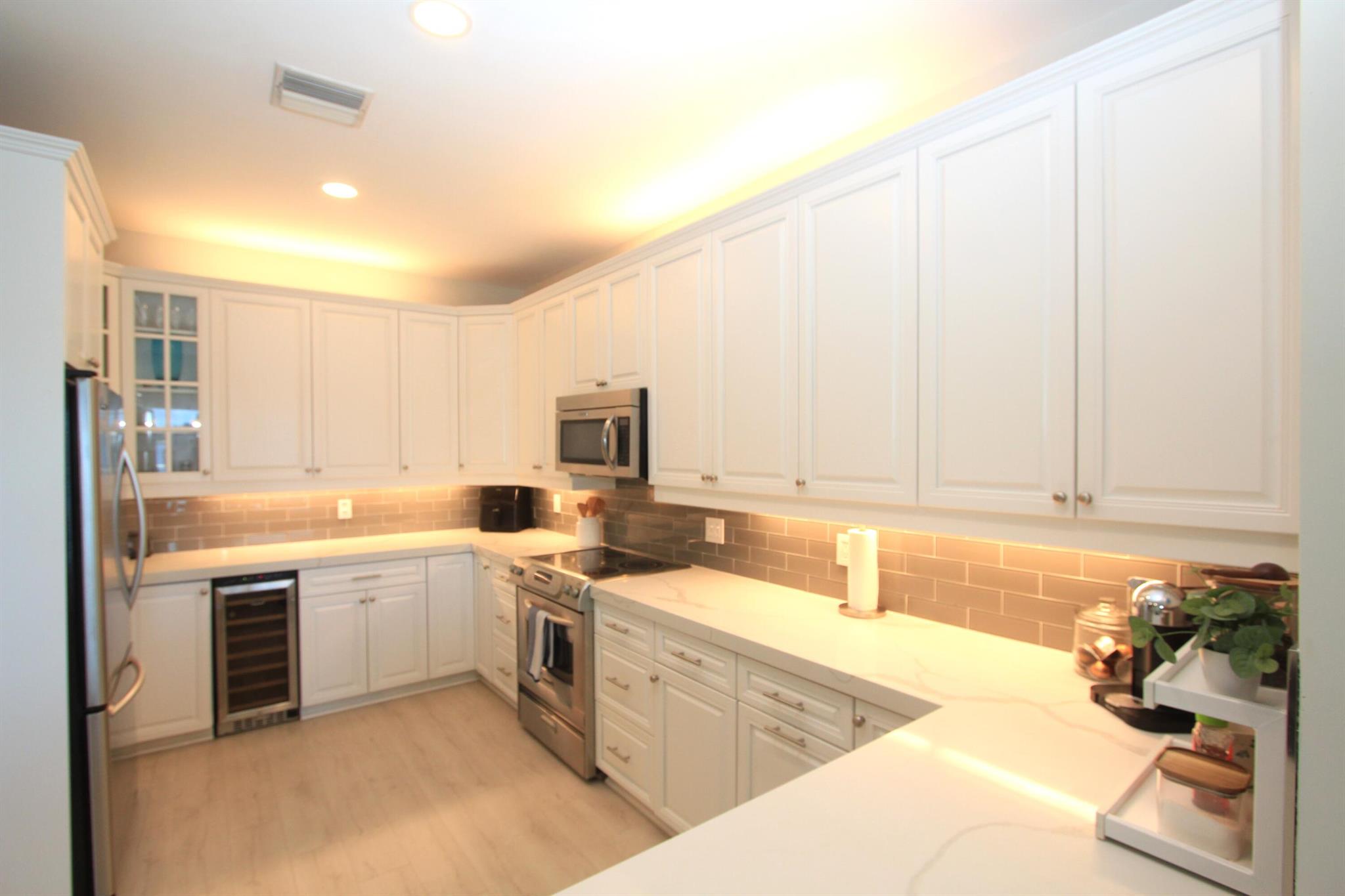 COCONUT COVE OF LANTANA C - Residential