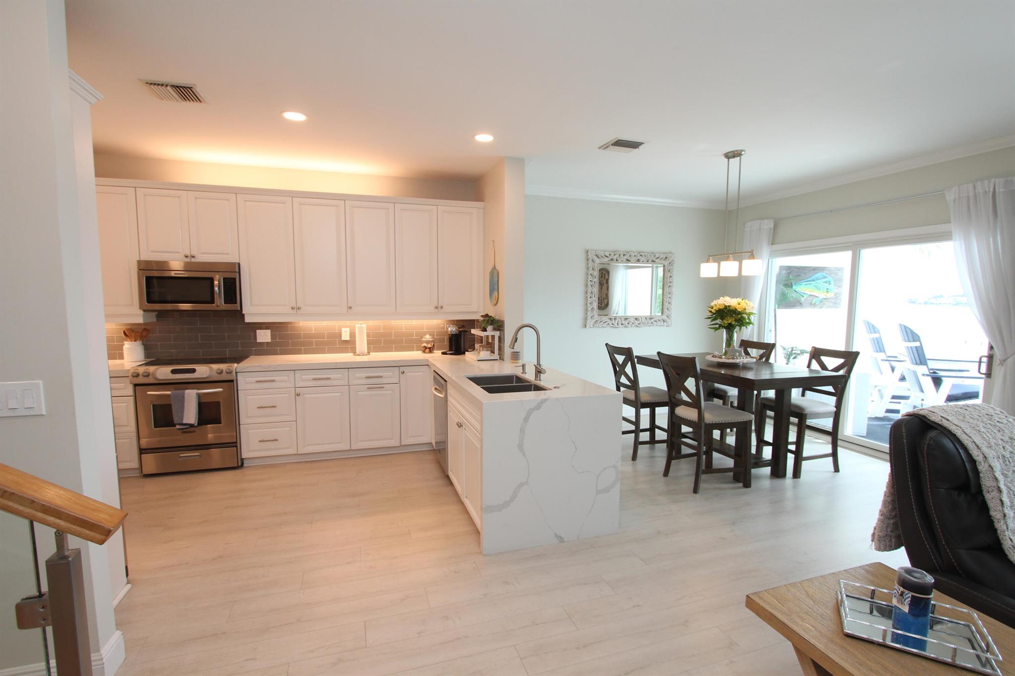 COCONUT COVE OF LANTANA C - Residential