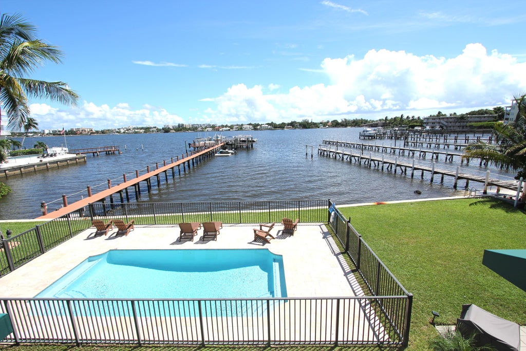 Photo of 330 N Lake Drive, Lantana, FL 33462 (MLS # R11133907)