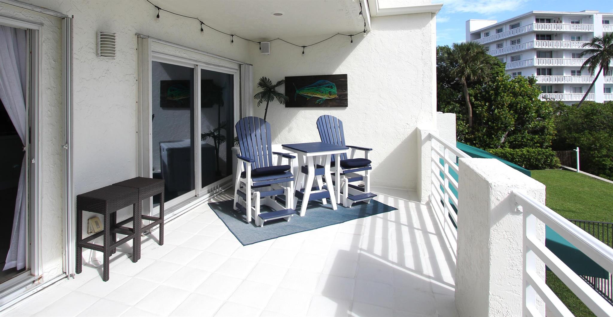 COCONUT COVE OF LANTANA C - Residential