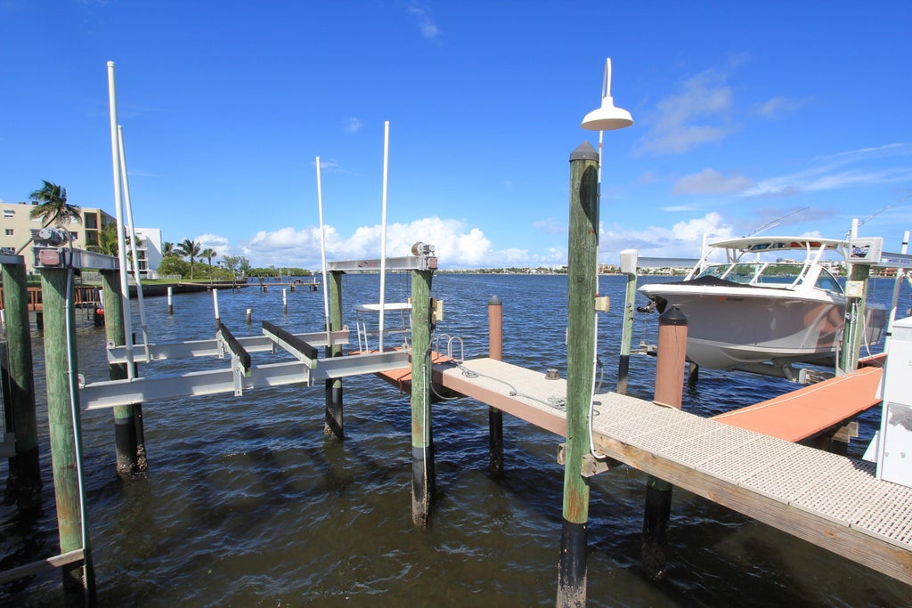 Photo of 330 N Lake Drive, Lantana, FL 33462 (MLS # R11133907)