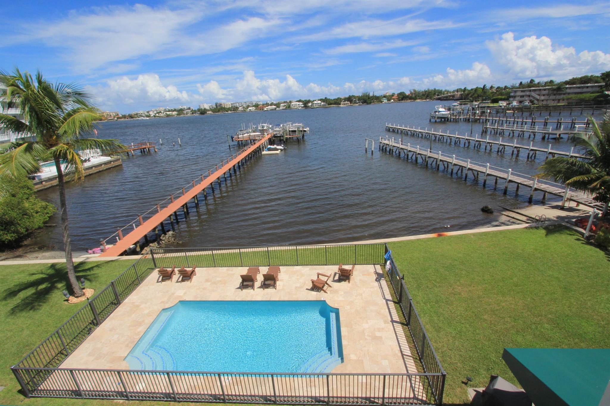 COCONUT COVE OF LANTANA C - Residential