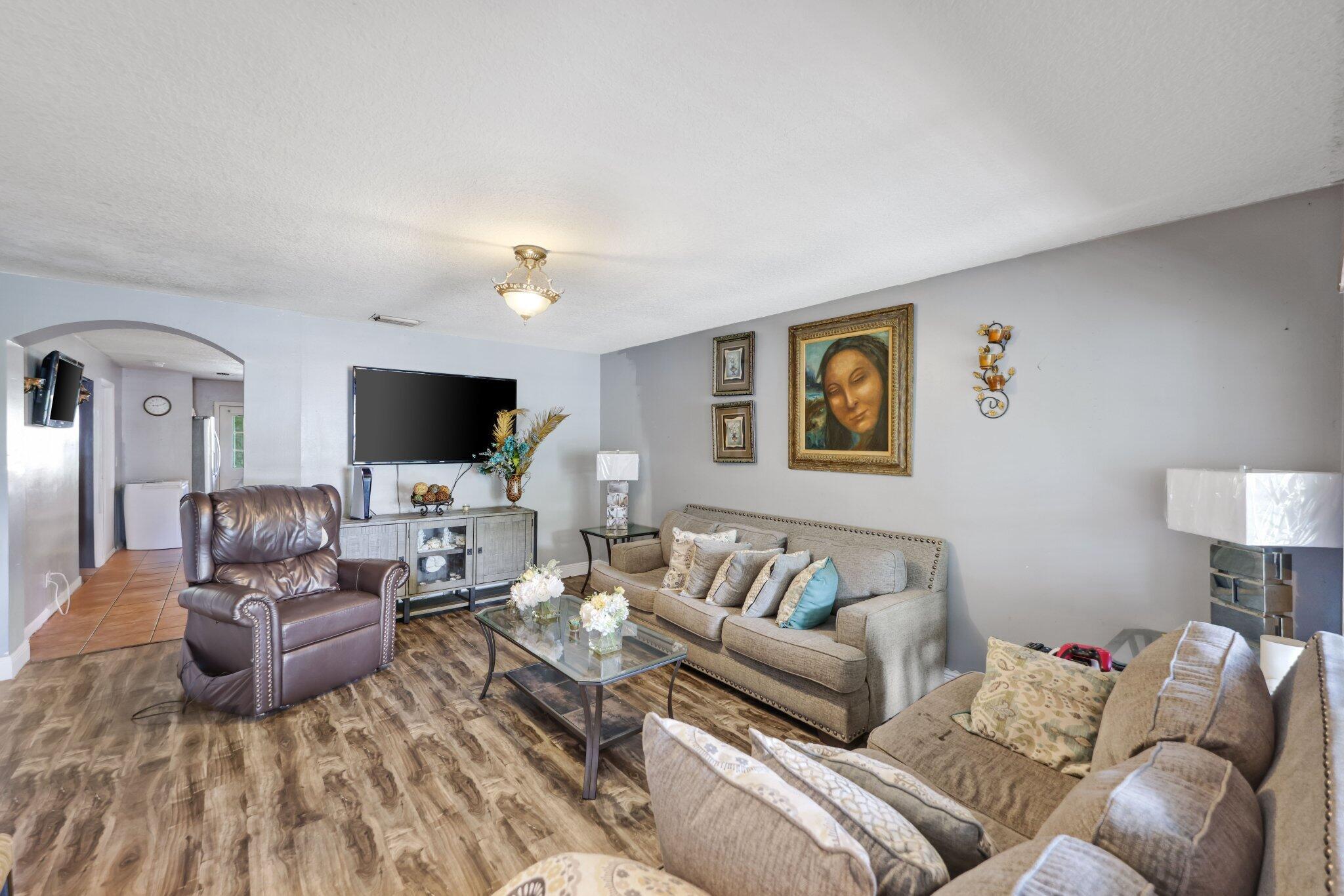 LAKE WORTH TOWN OF - Residential