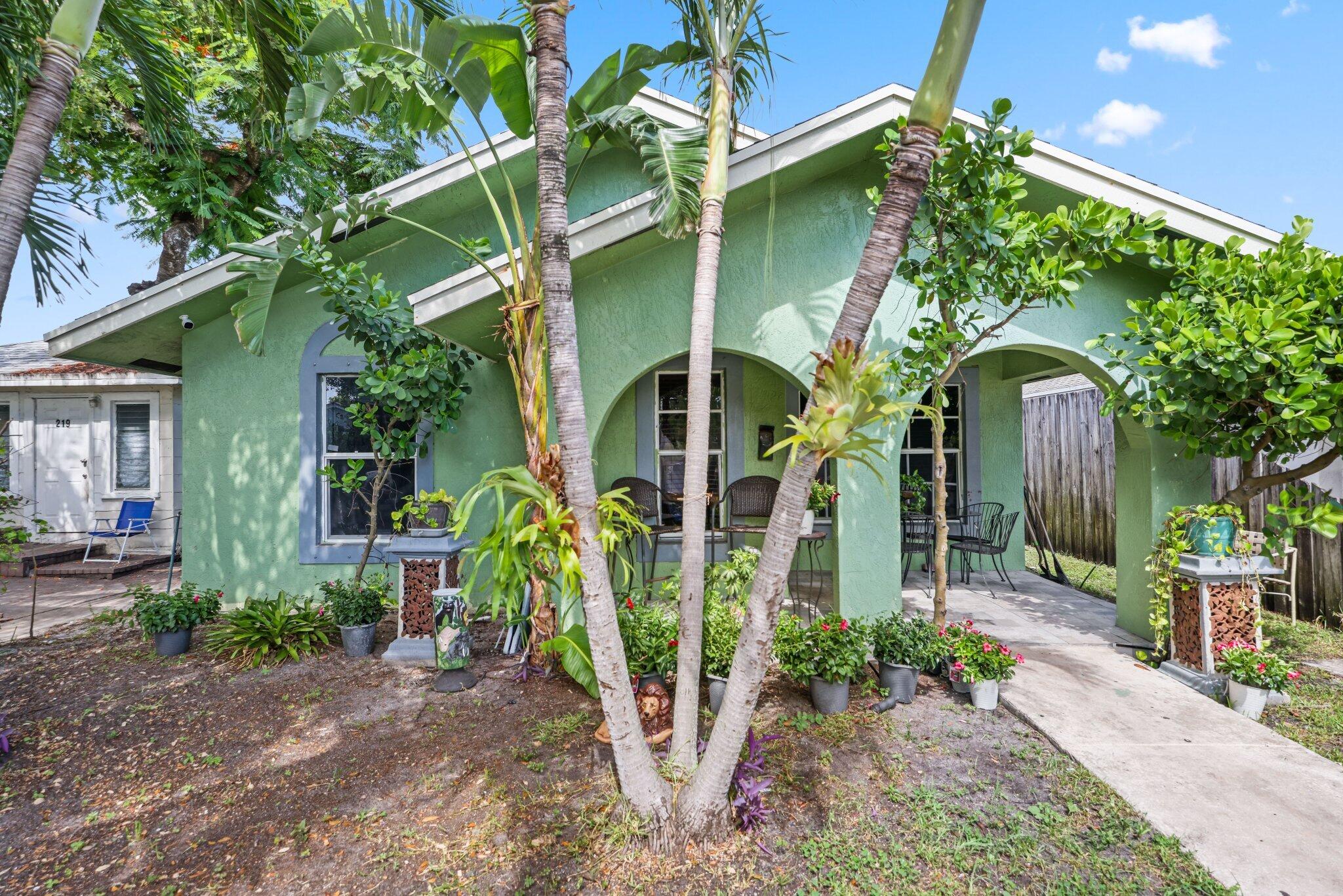 LAKE WORTH TOWN OF - Residential