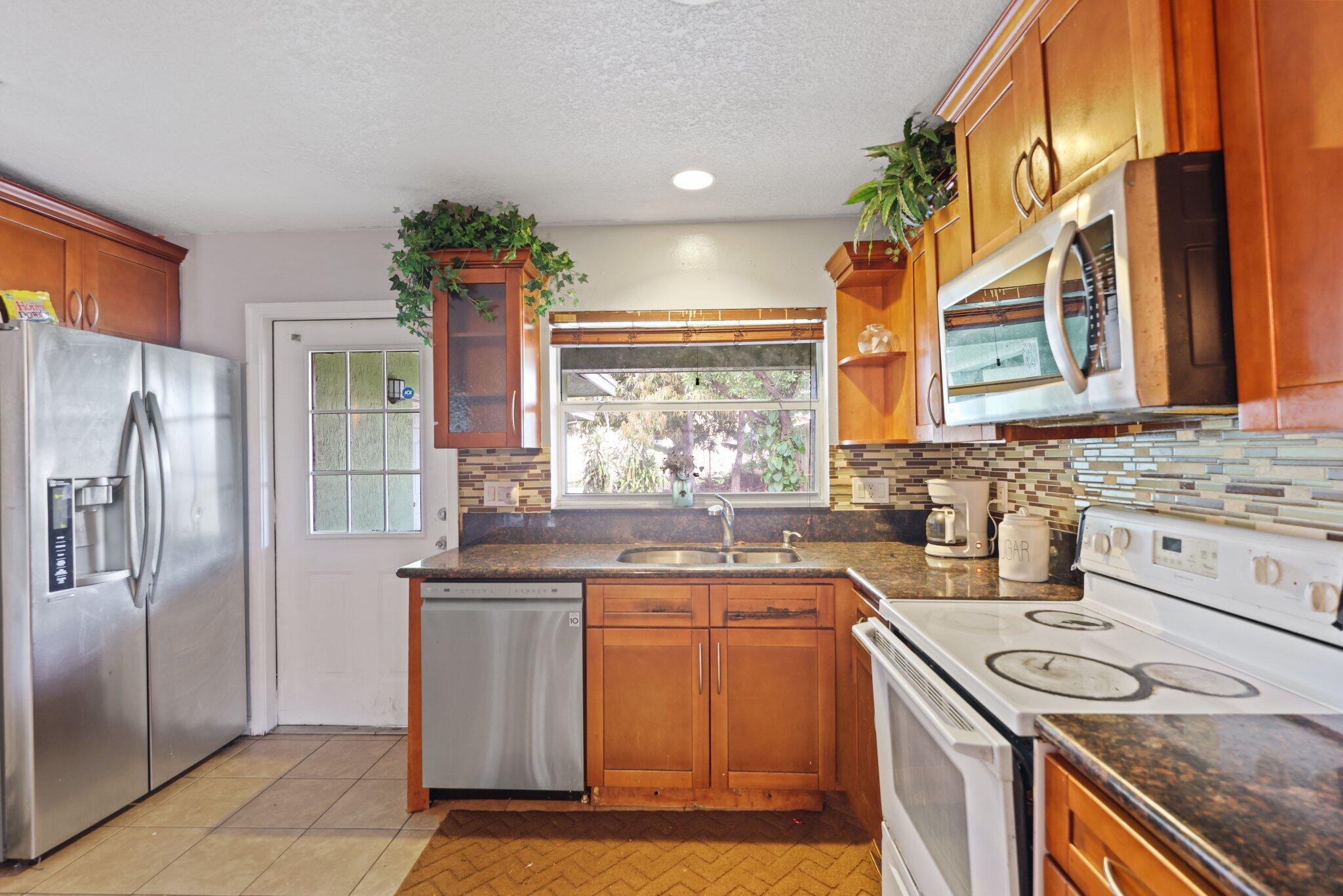 LAKE WORTH TOWN OF - Residential