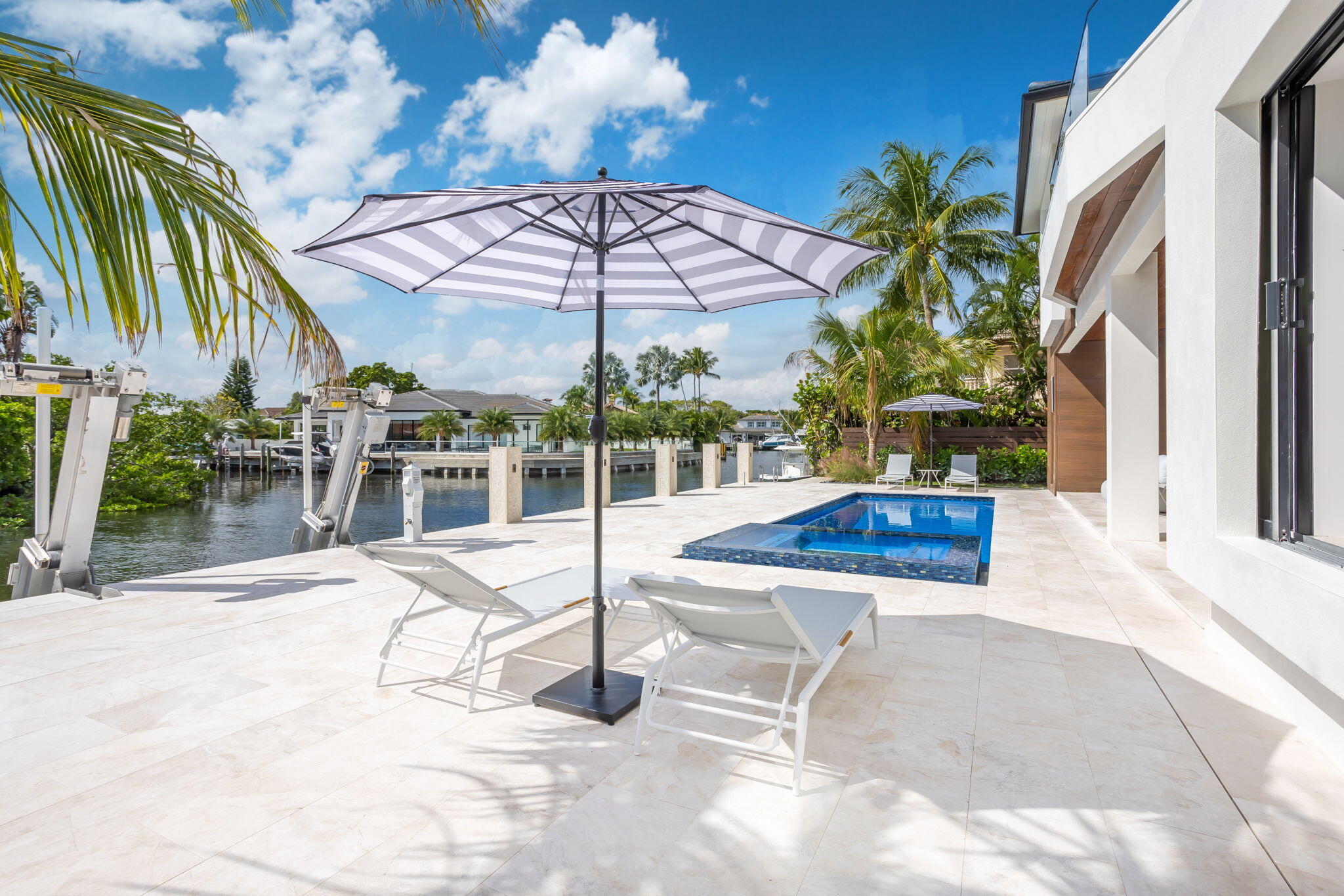 CARIBBEAN KEYS - Residential