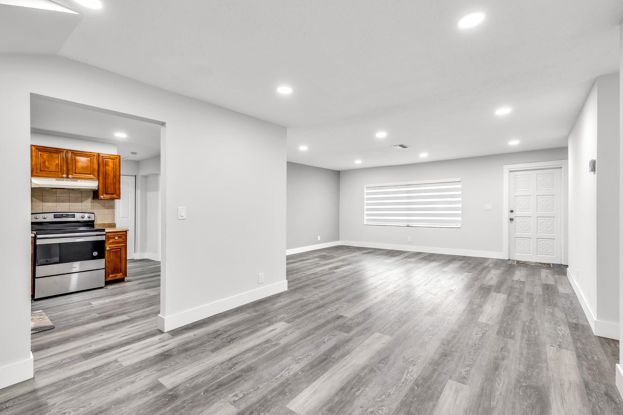 1351 NW 54th Ave