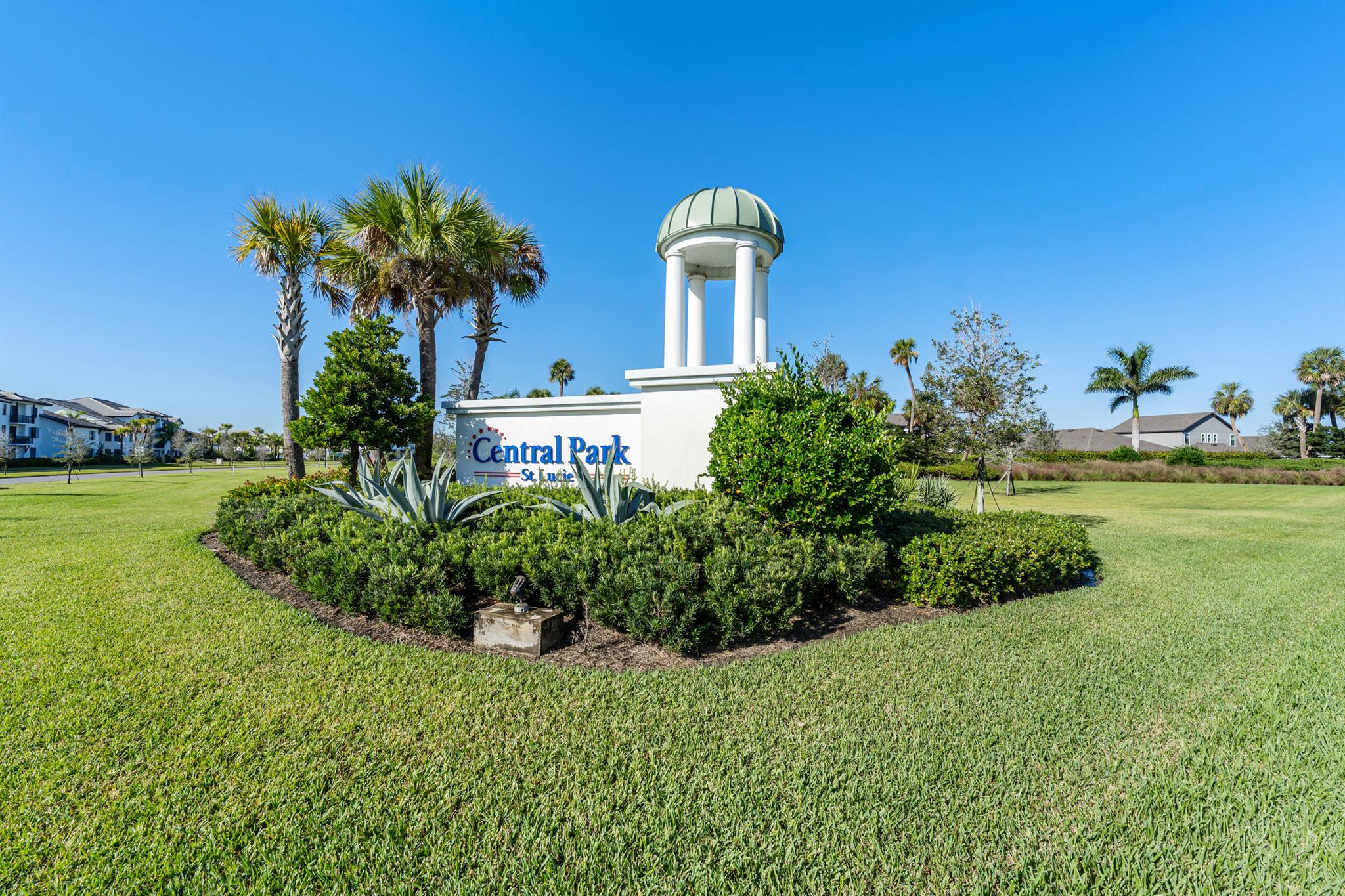 CENTRAL PARK VERANO SOUTH - Residential