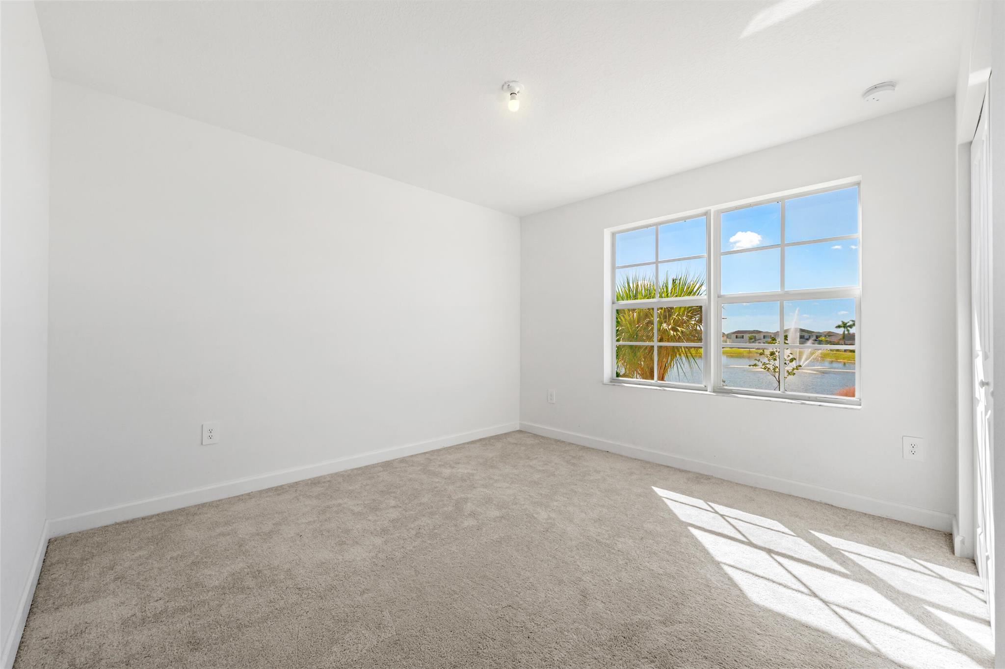 CENTRAL PARK VERANO SOUTH - Residential