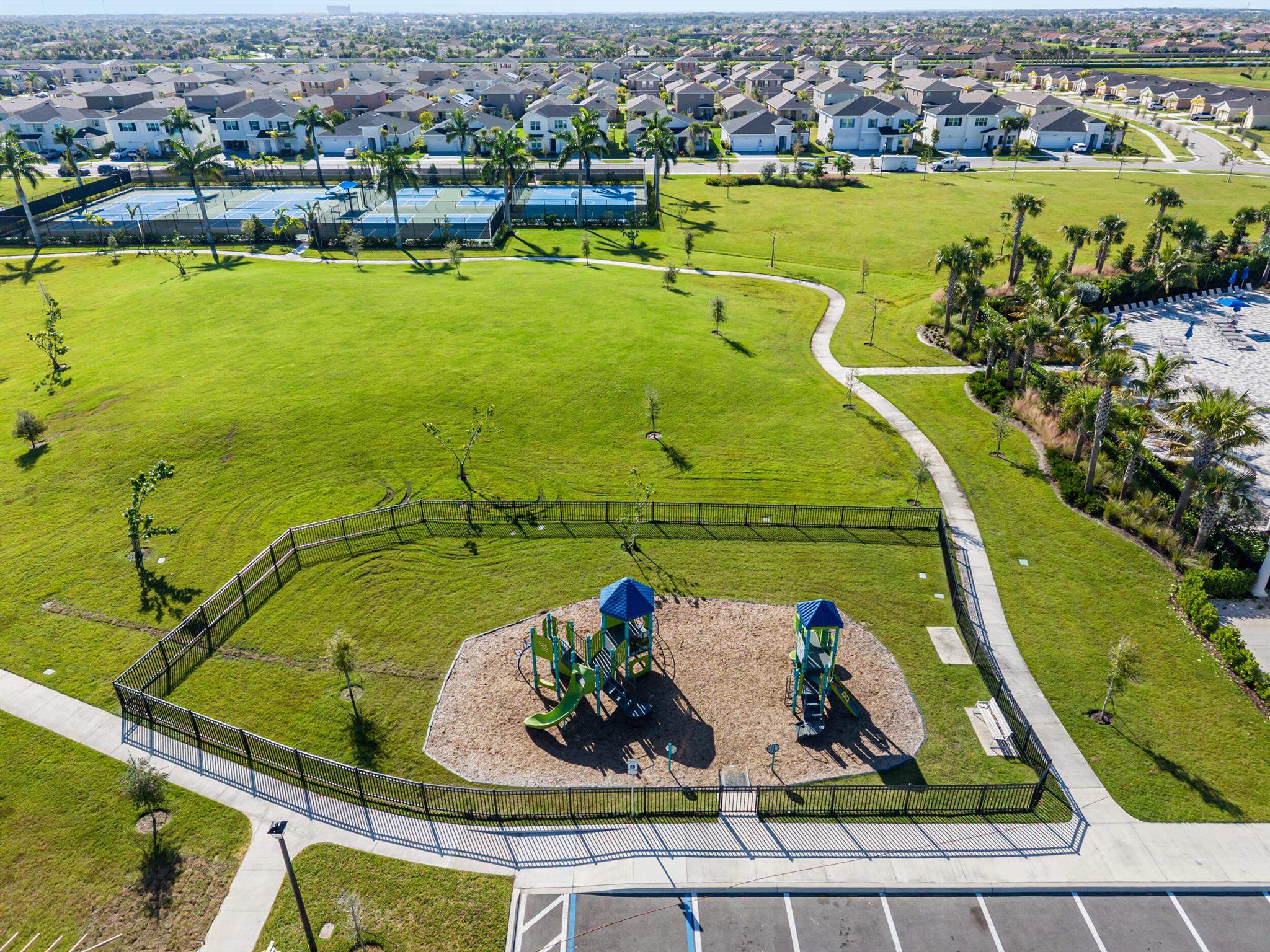 CENTRAL PARK VERANO SOUTH - Residential