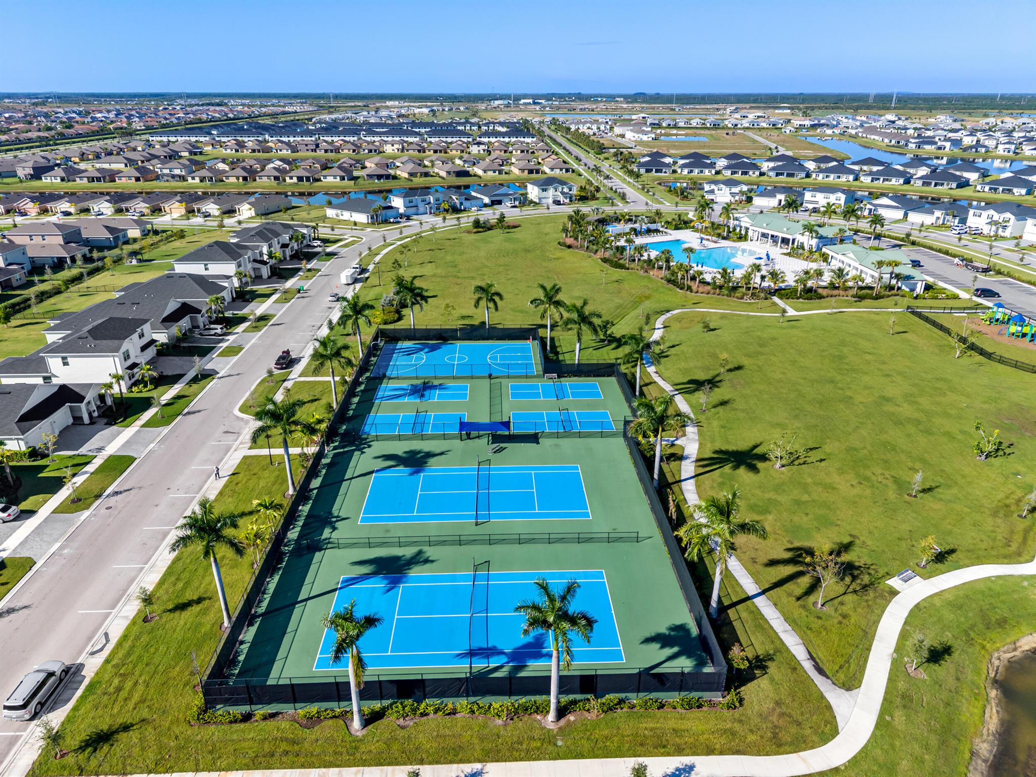 CENTRAL PARK VERANO SOUTH - Residential