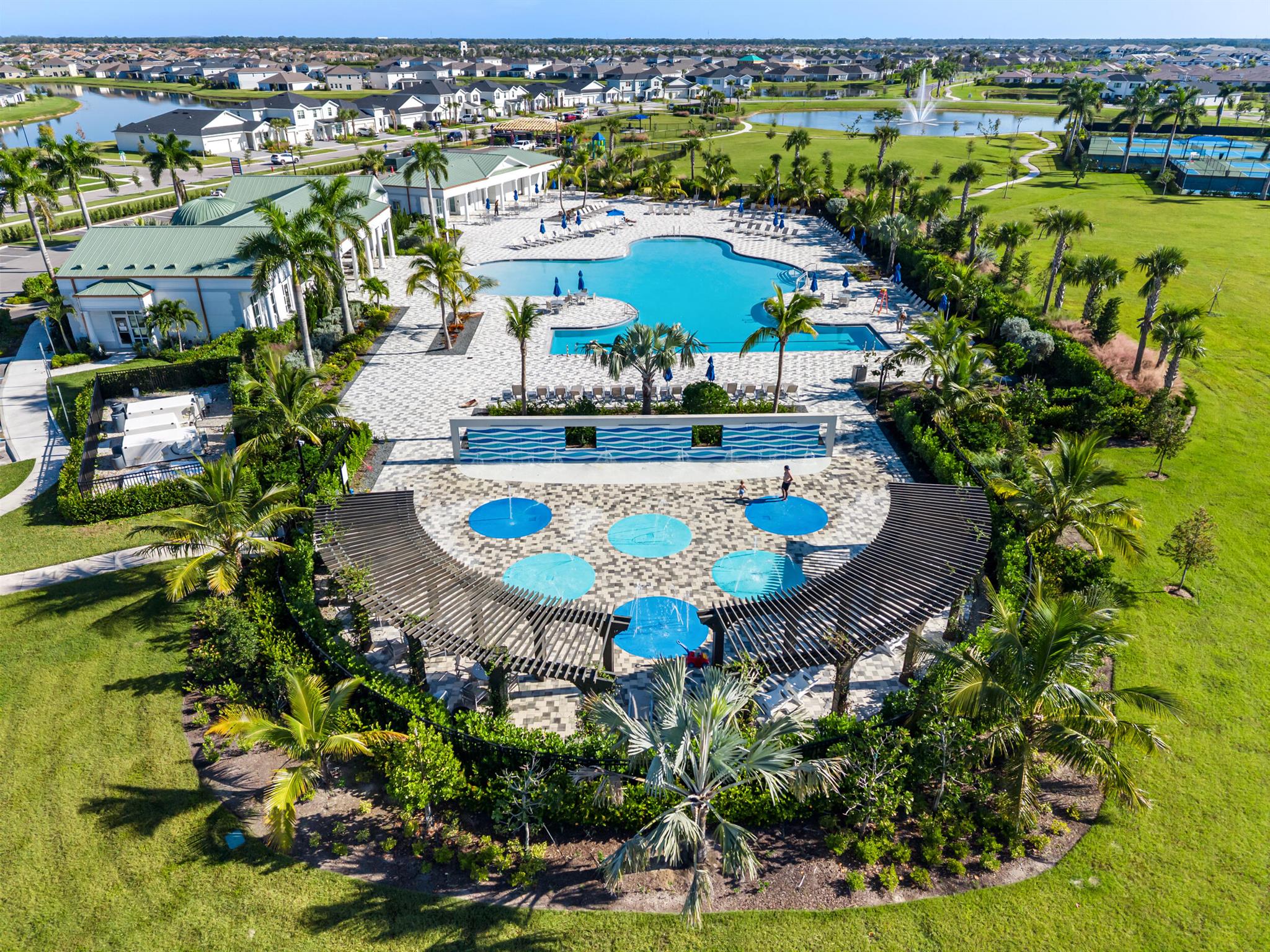 CENTRAL PARK VERANO SOUTH - Residential