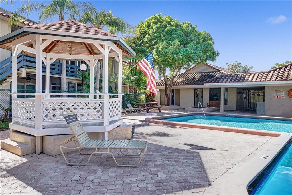 Embarcadero - Residential