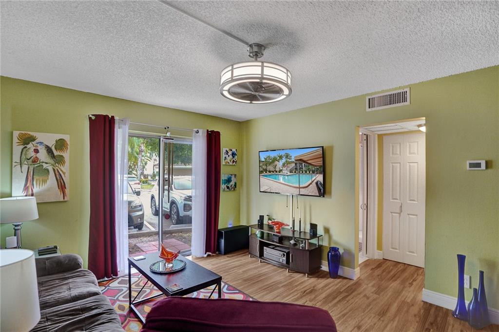 Embarcadero - Residential