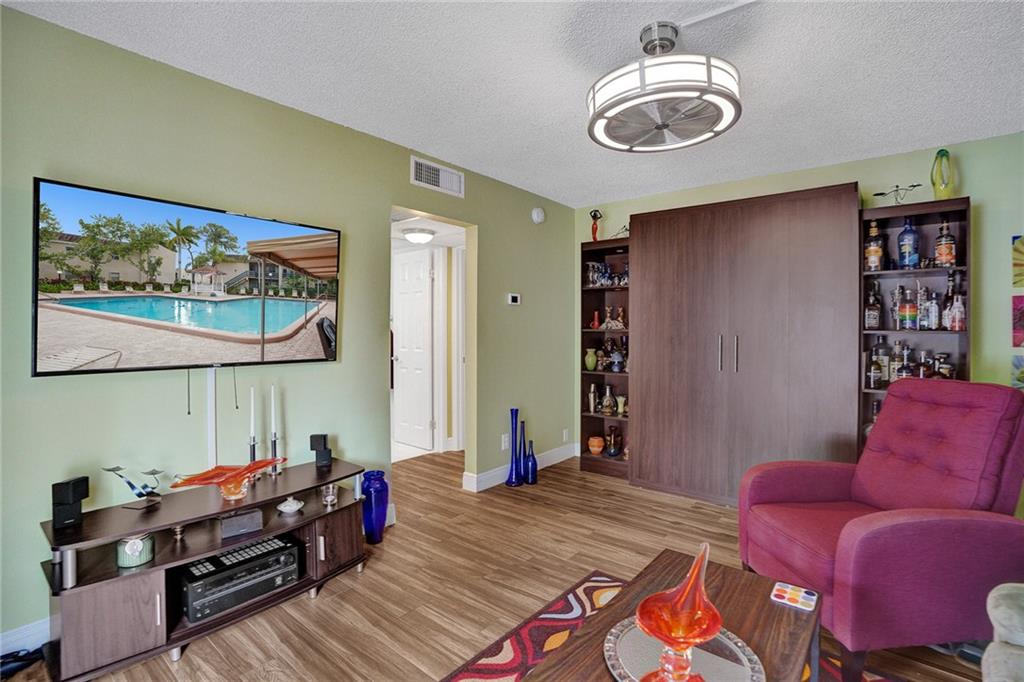 Embarcadero - Residential