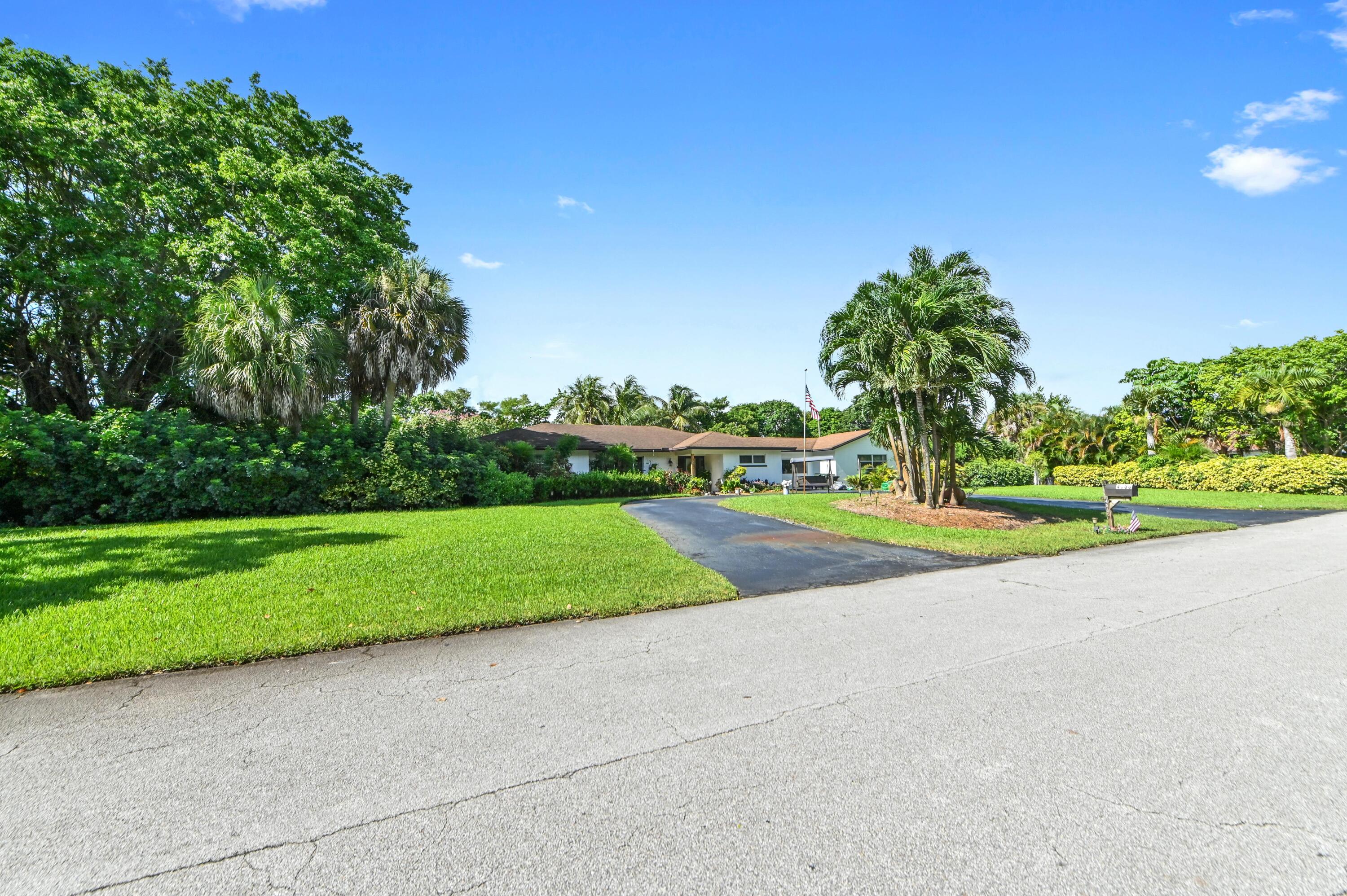 4580 Glenwood Drive