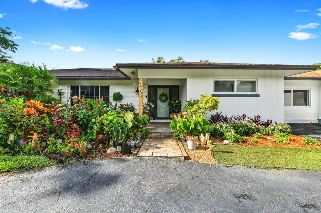 Photo of 4580 Glenwood Drive, Coconut Creek, FL 33066 (MLS # B26056381)