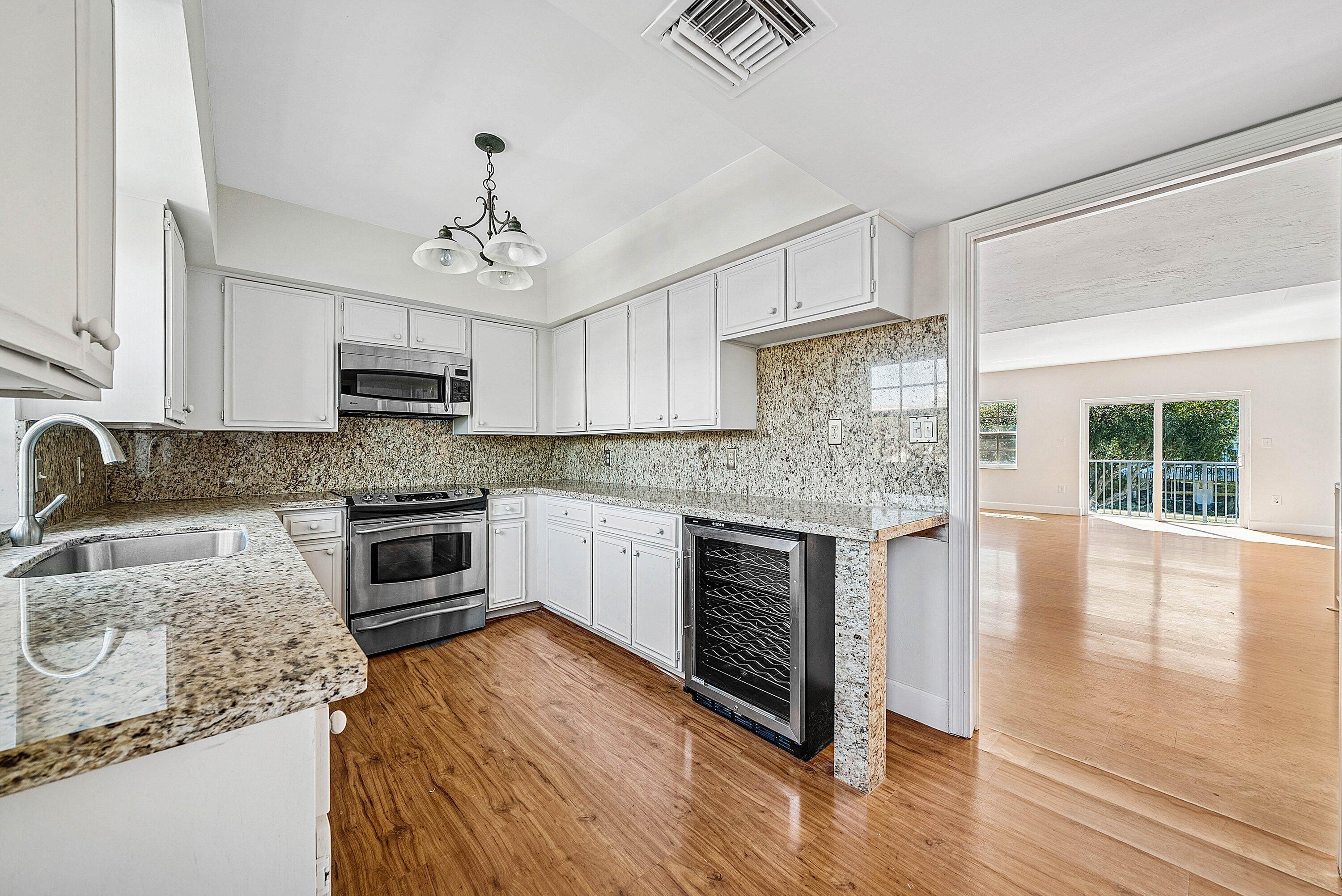 DELRAY BEACH CLUB APTS CONDO - Residential