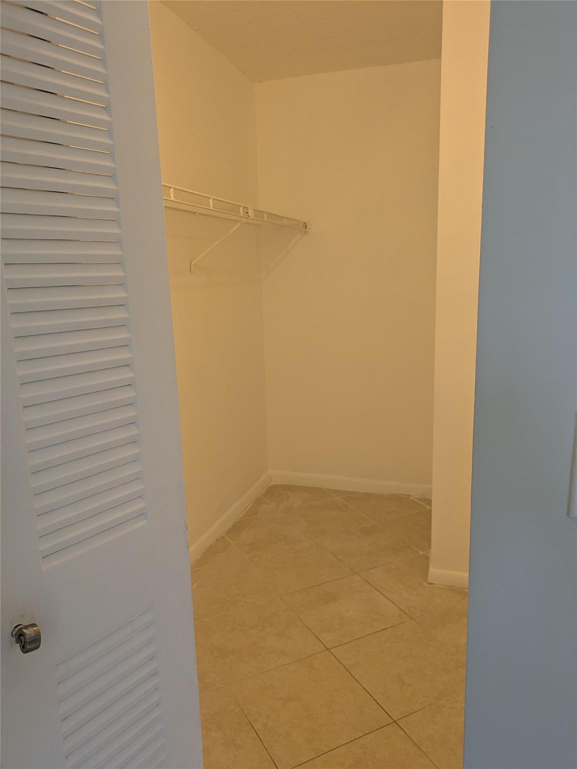 CORAL SPRINGS VILLAGE GRE - Residential Lease