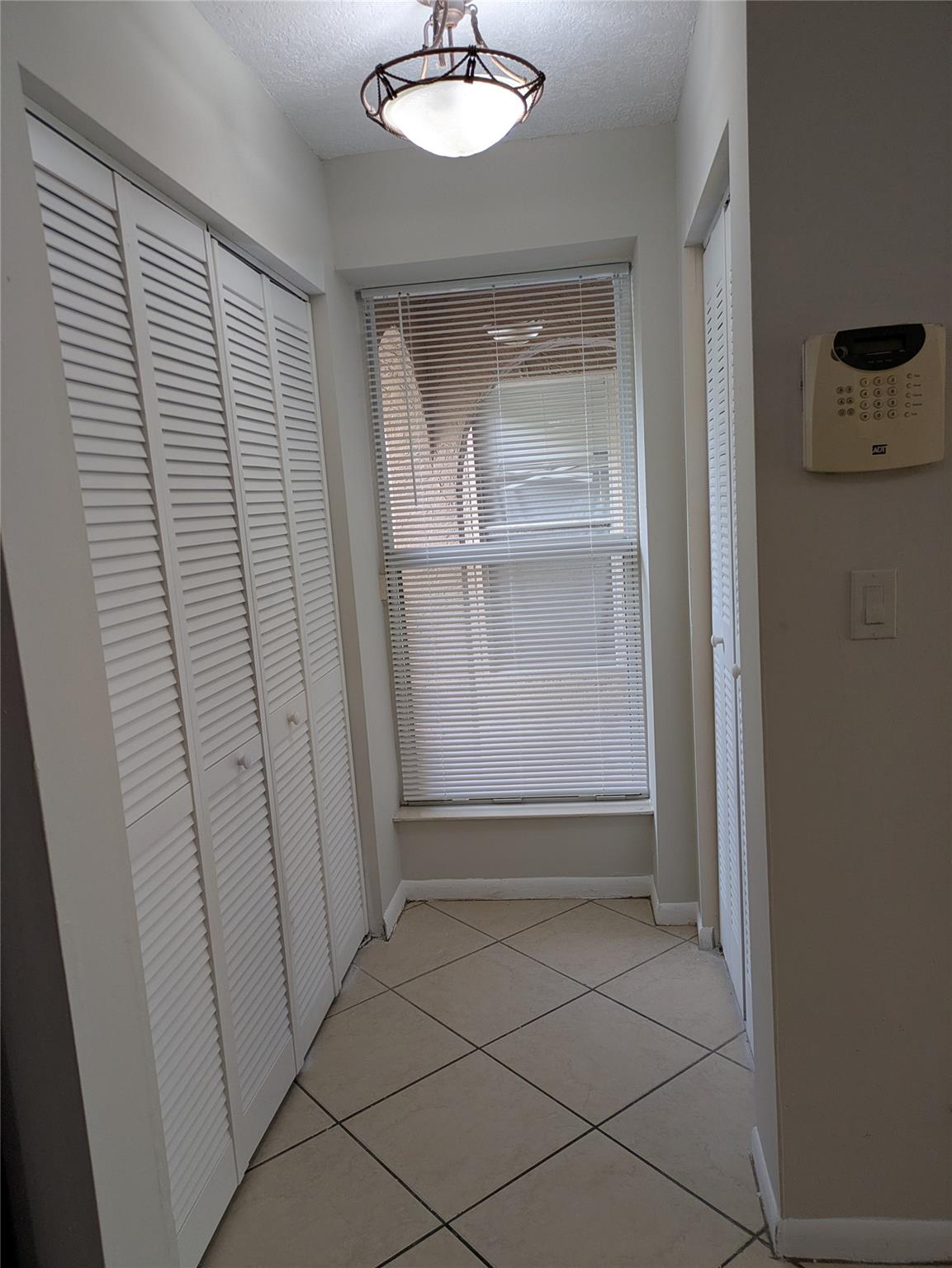 CORAL SPRINGS VILLAGE GRE - Residential Lease
