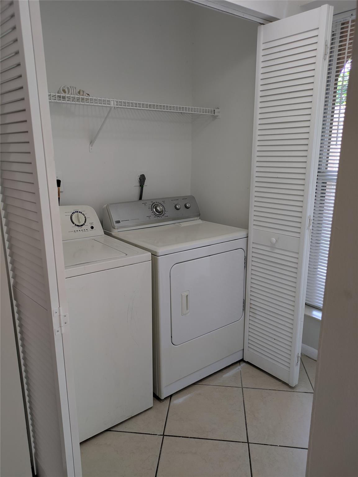 CORAL SPRINGS VILLAGE GRE - Residential Lease