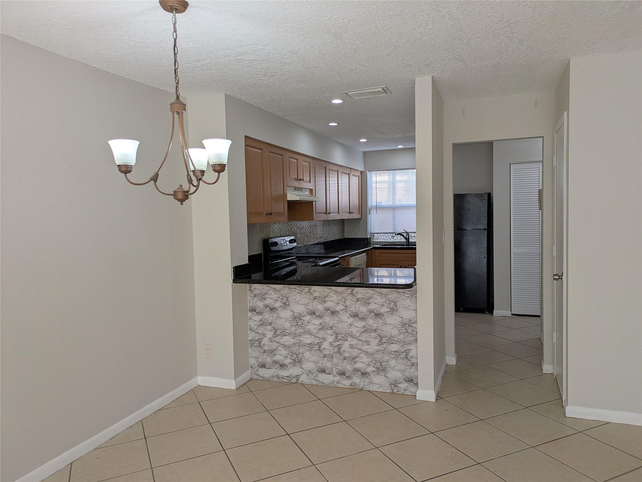 CORAL SPRINGS VILLAGE GRE - Residential Lease