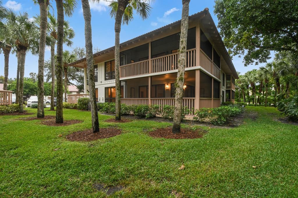 Photo of 224 Brackenwood Terrace, Palm Beach Gardens, FL 33418 (MLS # R10779125)