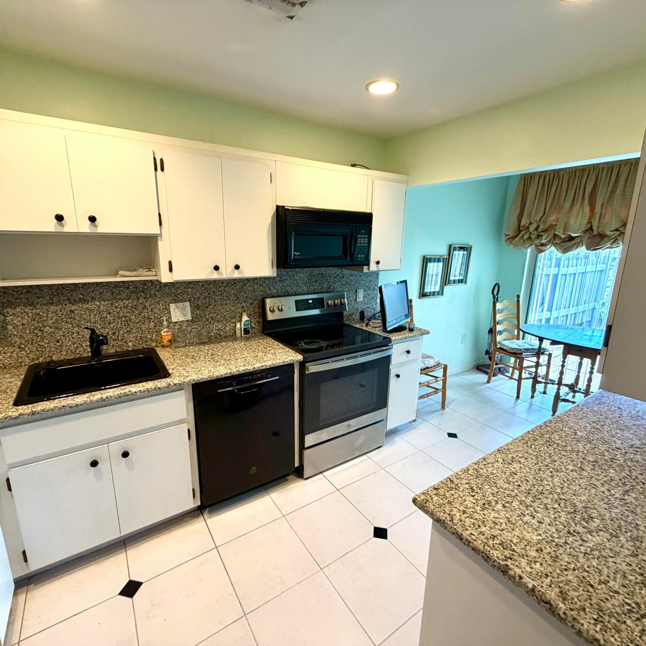 28 SOUTHPORT Lane B, Boynton Beach, FL, 33436/$69,900 1 28 SOUTHPORT Lane B