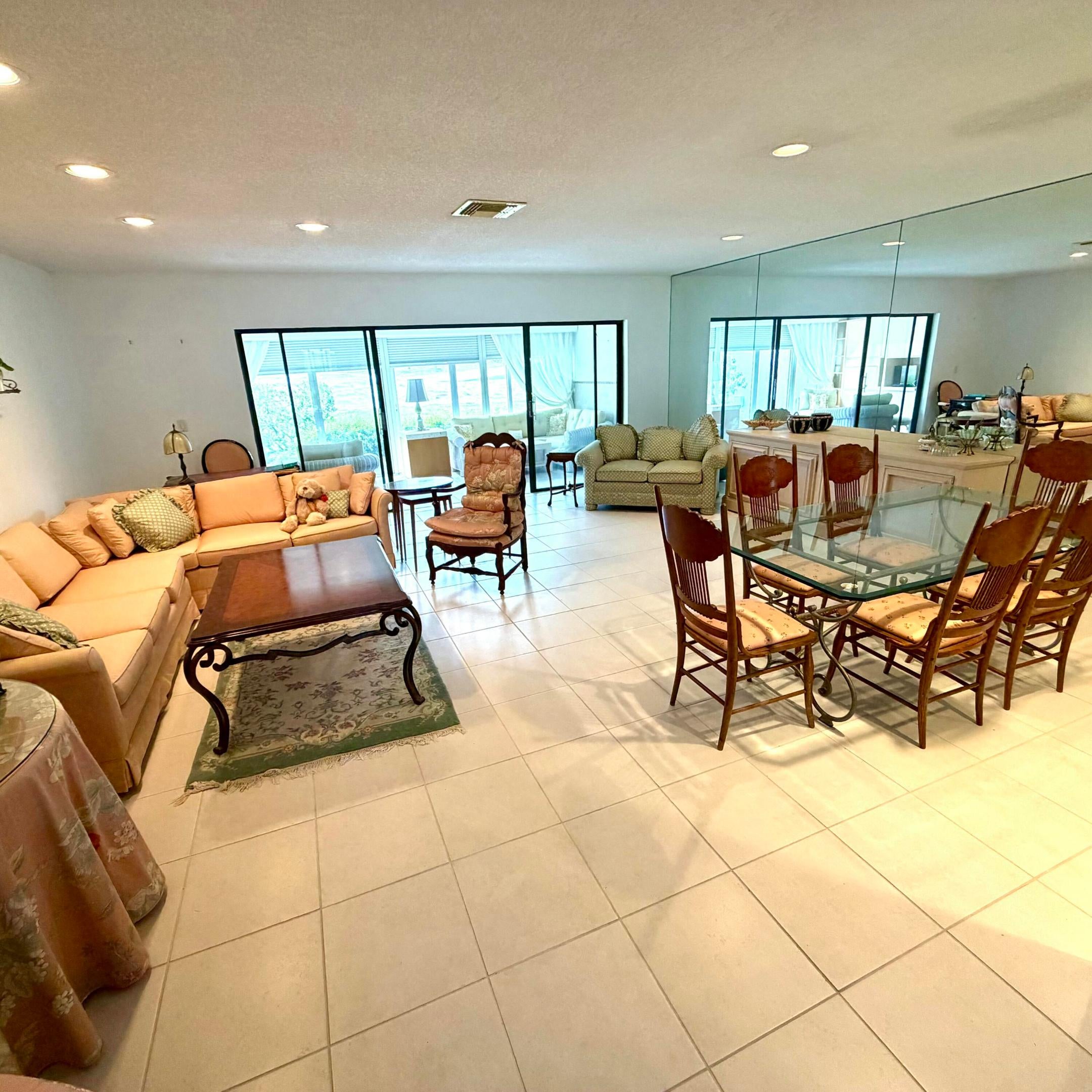 28 SOUTHPORT Lane B, Boynton Beach, FL, 33436/$69,900 2 28 SOUTHPORT Lane B