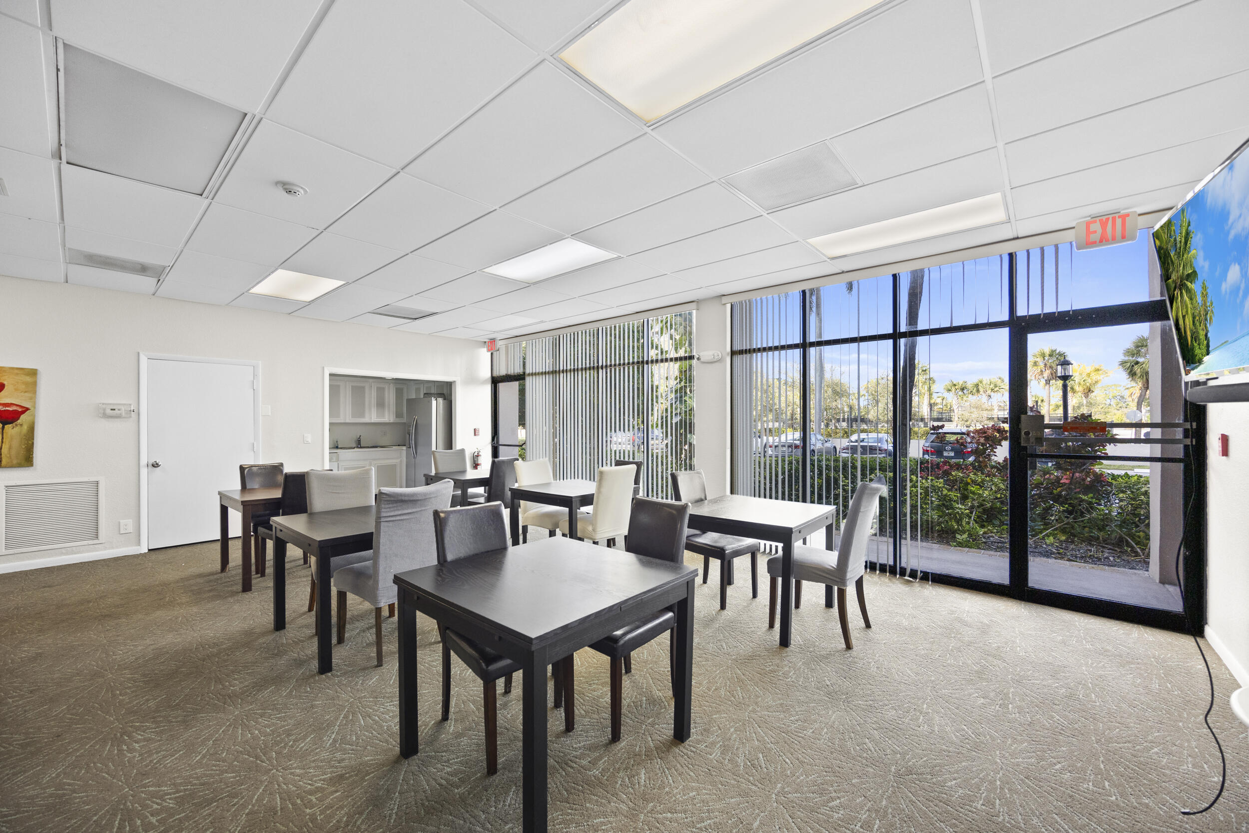 LANDS OF THE PRESIDENT CONDO 7 - Residential