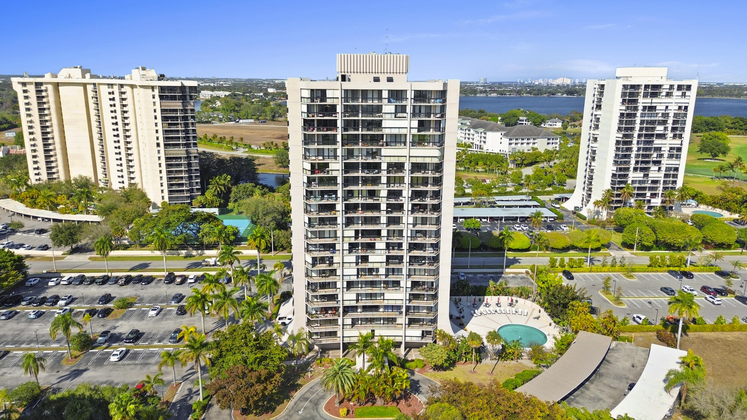 LANDS OF THE PRESIDENT CONDO 7 - Residential